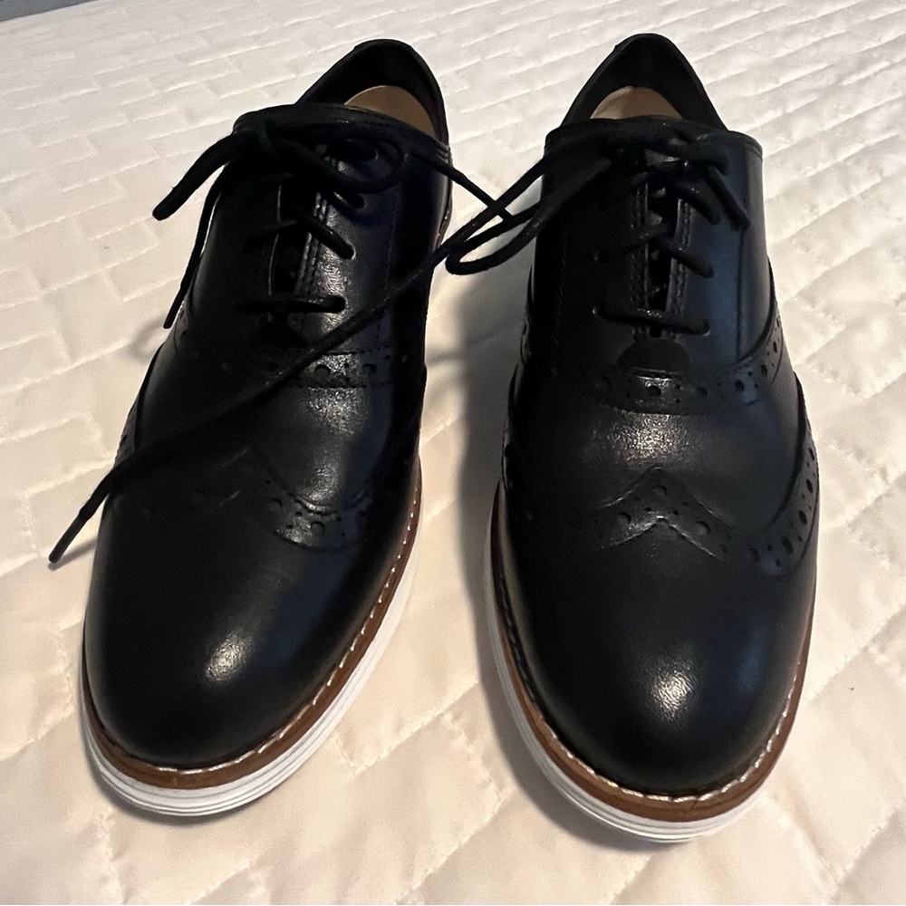 Cole Haan Women’s Black with Tan Detail Oxfords NWT